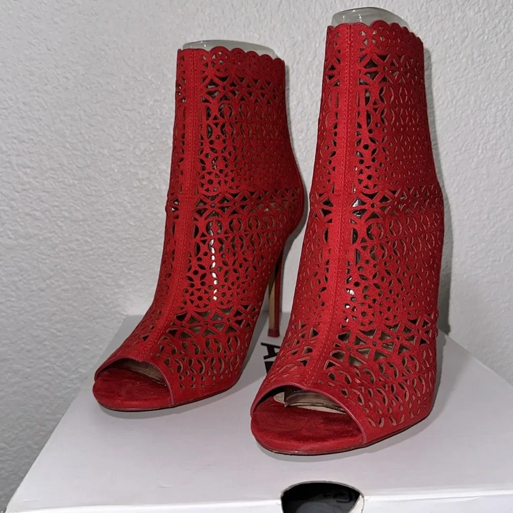 Heel Boot - Picture 2 of 8